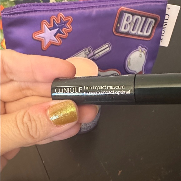 CLINIQUE Beauty Gift Set with Purple Satin Bag - Picture 3 of 3